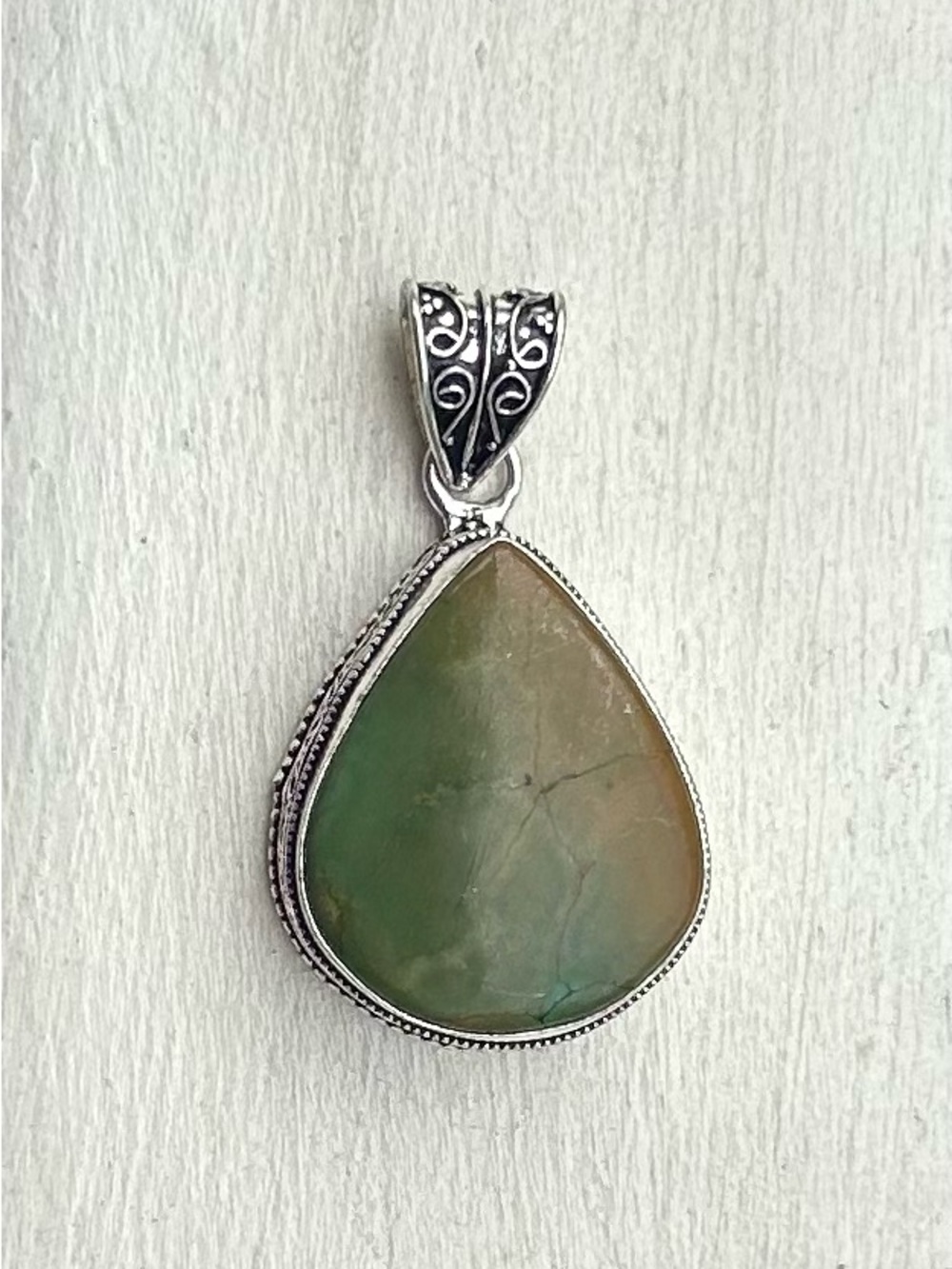 NWOT Detailed Sterling Silver and Prehnite Teardrop Pendant